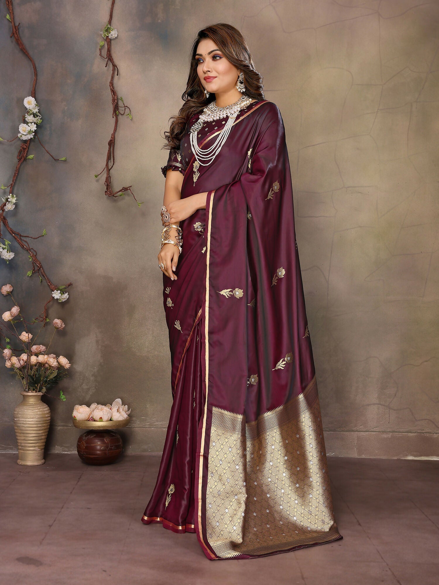 Joban Fashion Maroon Floral & Botanical Motifs Satin Silk Banarasi Silk Saree - Distacart