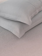 Nautica Grey & Pink 160 TC King Bedsheet With 2 Pillow Covers