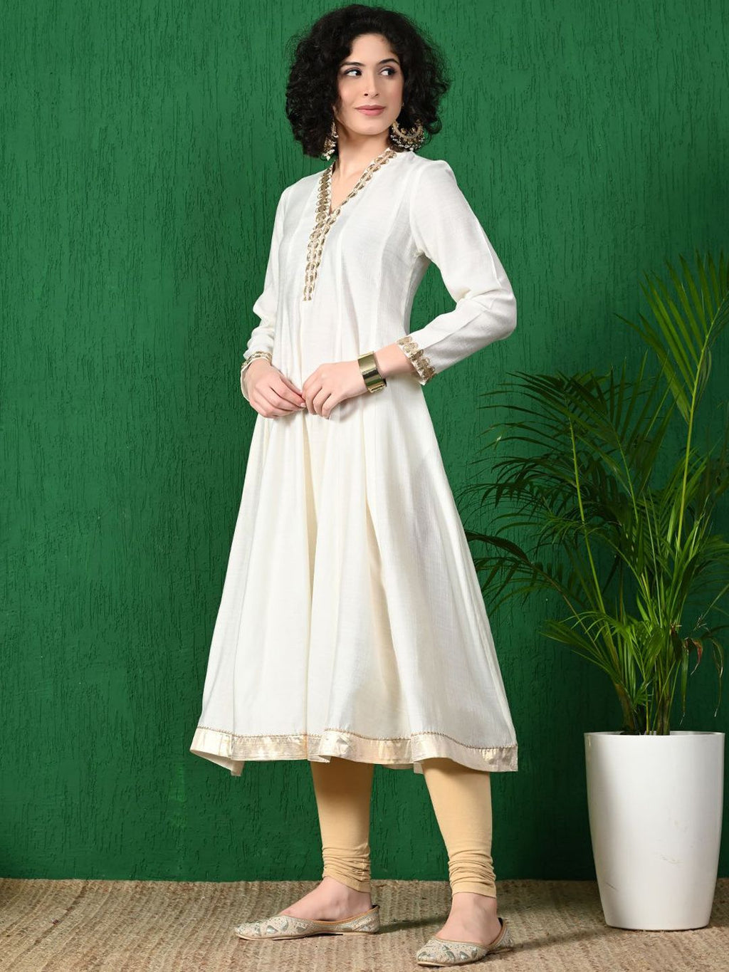Sangria Sequinned V-Neck Anarkali Kurta