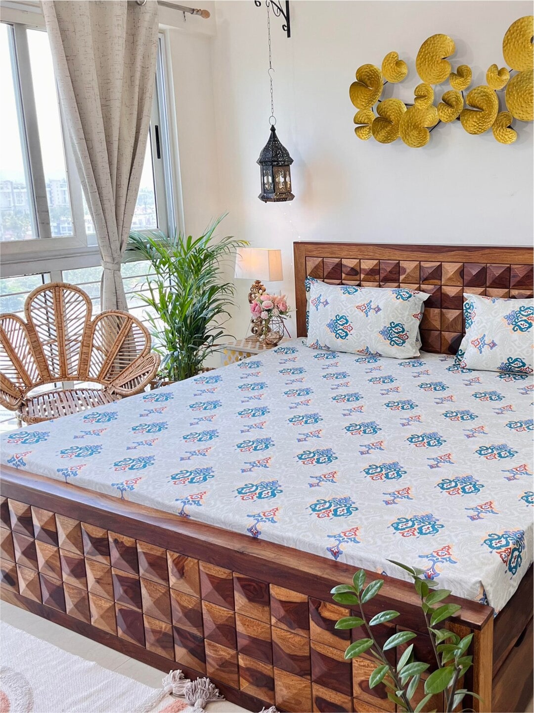 URBAN SPACE Divine White Ethnic Motifs 144 TC Cotton Queen Bedsheet & 2 Pillow Covers