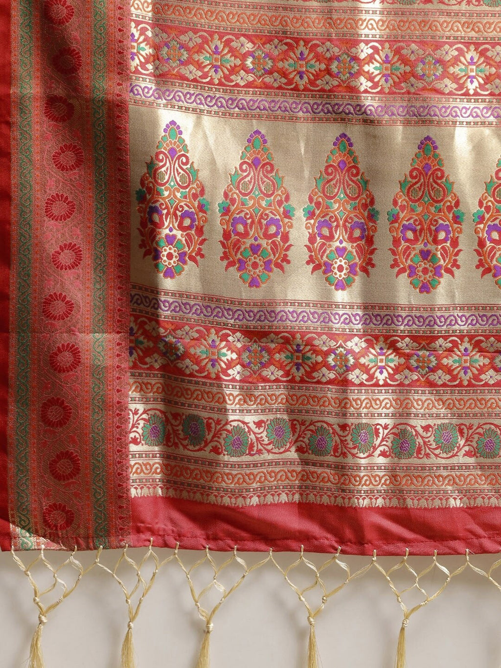 Saree Mall Cream Silk Blend Banarasi Sarees