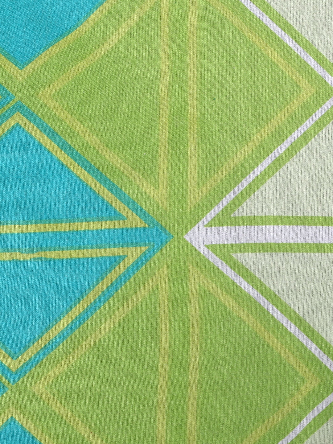 SEJ by Nisha Gupta Off-White Geometric Flat 144 TC 1 Double Bedsheet 2 Pillow Covers - Distacart