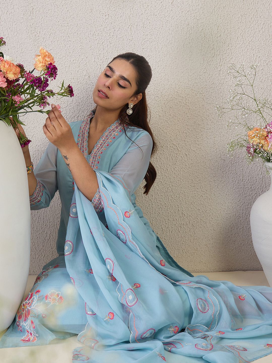 Indo Era Floral Embroidered V-Neck Thread Work Straight Kurta & Trousers & Dupatta - Distacart