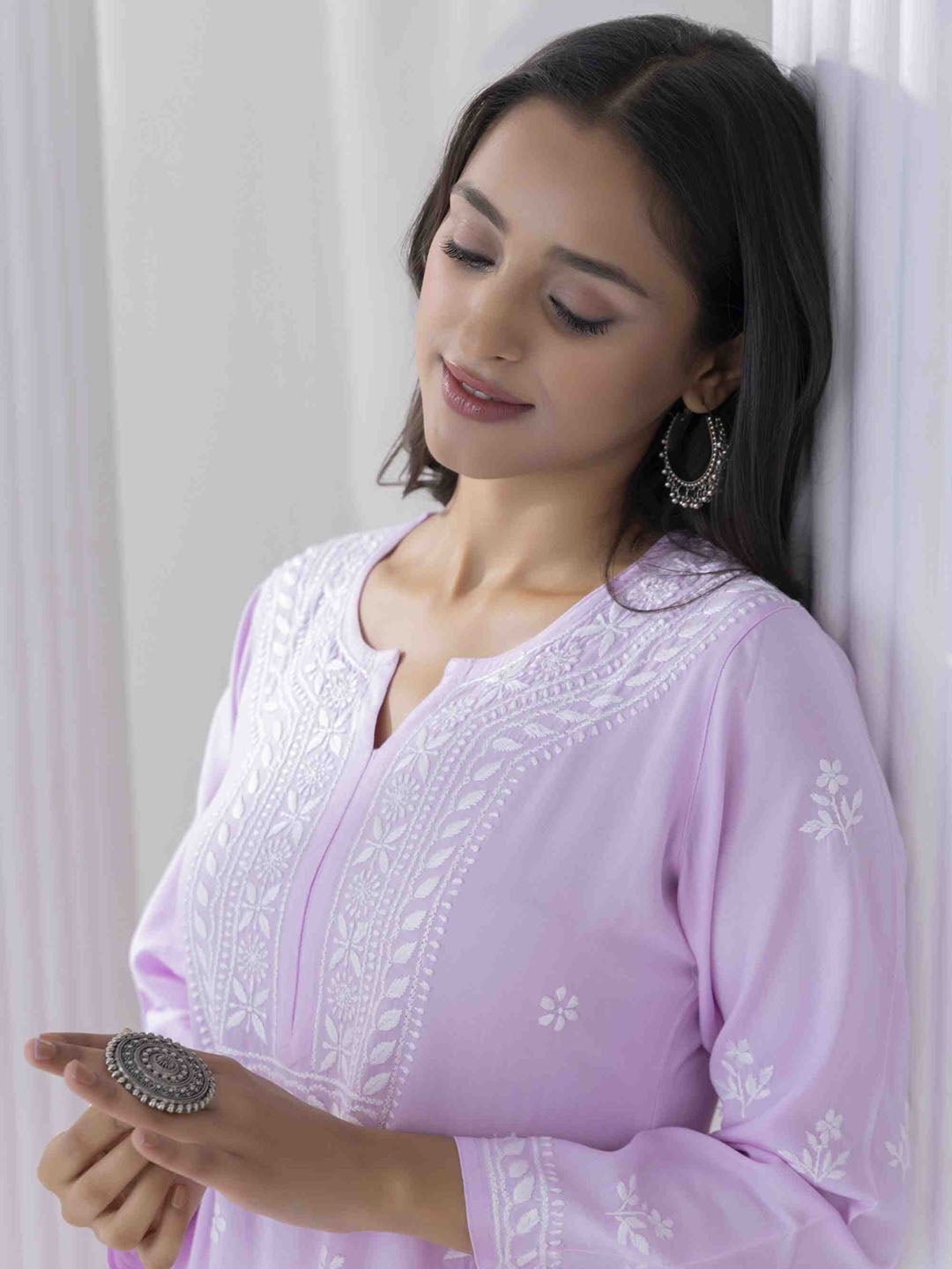 HOUSE OF KARI Floral Embroidered Chikankari Straight Kurta - Distacart