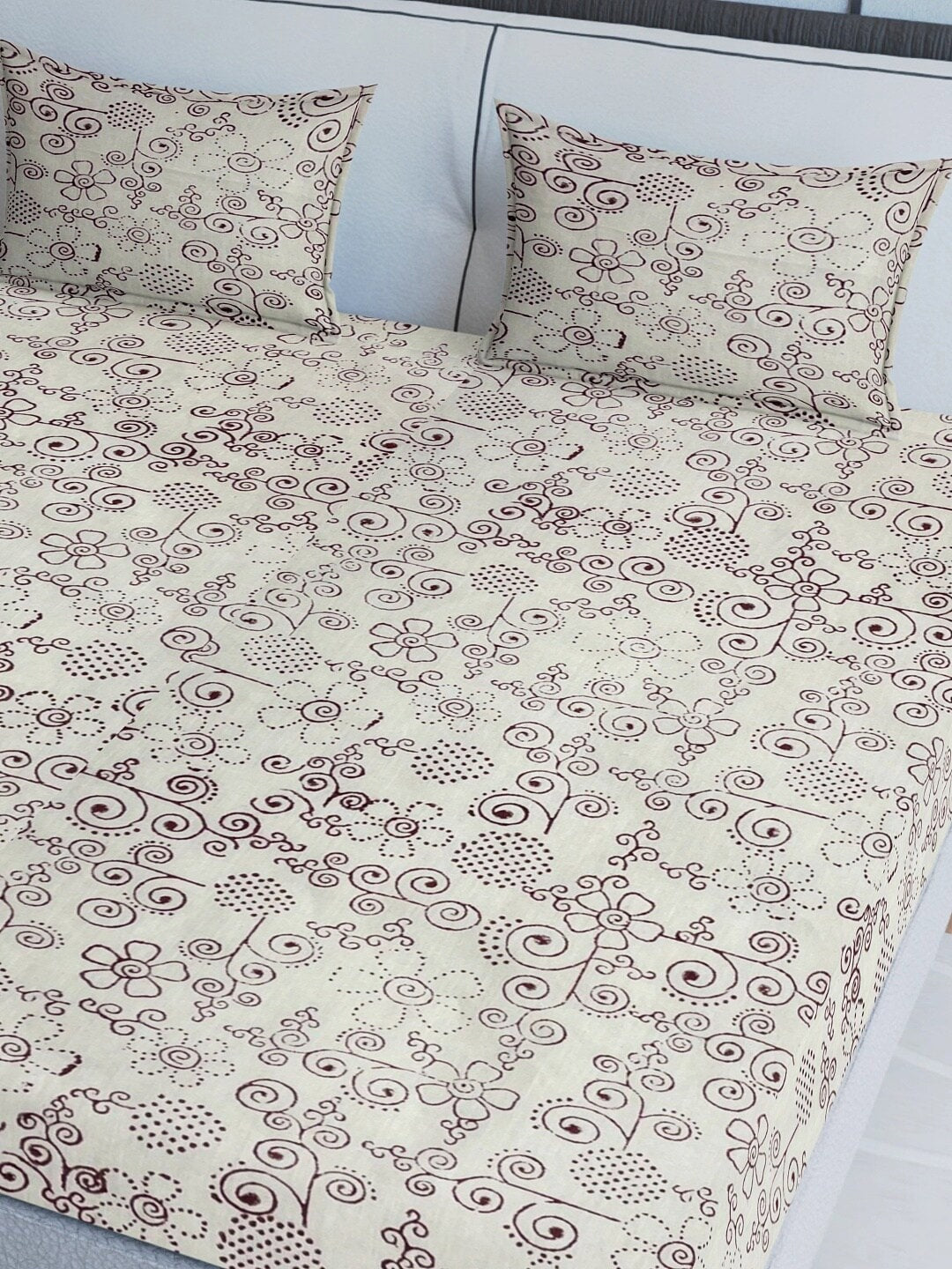 Sangria Maroon & Grey Ethnic Motif Printed 200TC Pure Cotton King Bedsheet Set