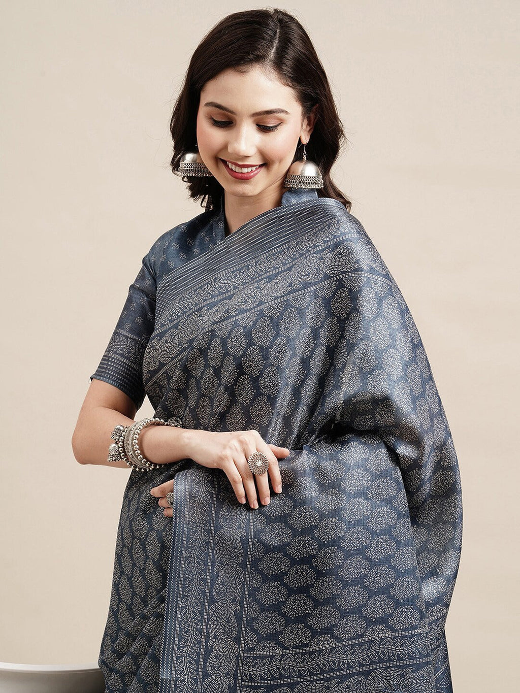 Saree Mall Grey & White Floral Art Silk Sarees