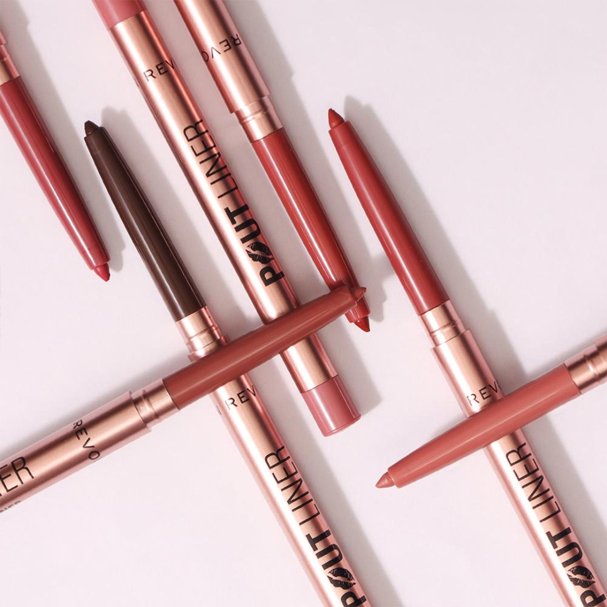 Makeup Revolution Pout Bomb Plumping Lip Liner - Doll Cool Nude