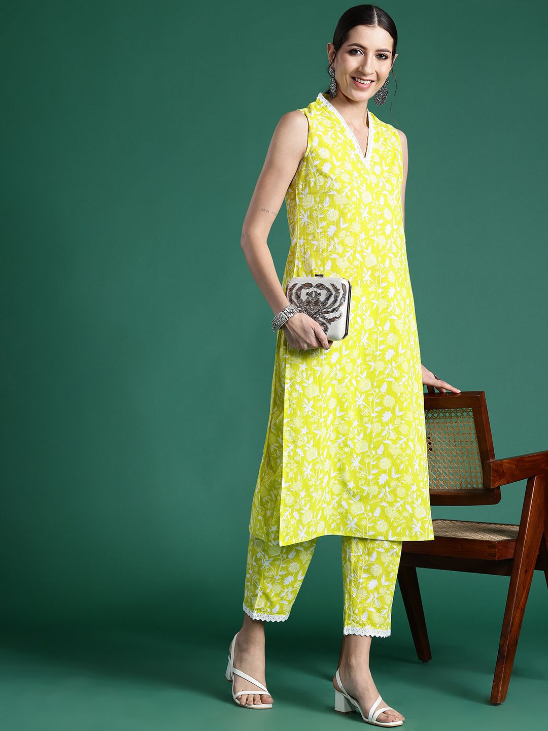 Indo Era Floral Printed Pure Cotton Kurta with Trousers - Distacart