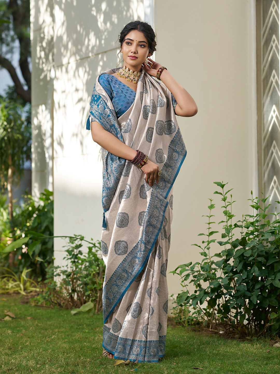 Shree Shyam Fashion Cream With Blue Silk Blend Saree - Distacart