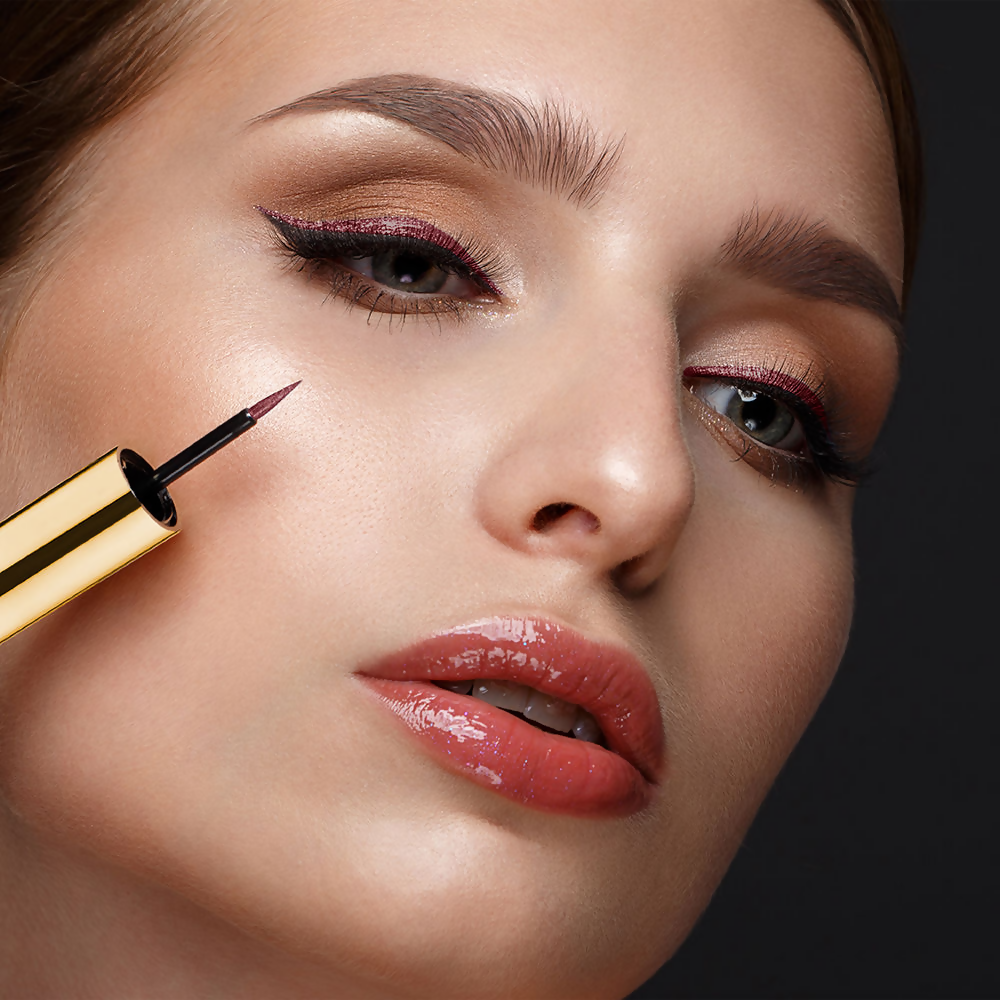 Lakme Glitterati Collection Shine Eyeliner - Fearls Brown