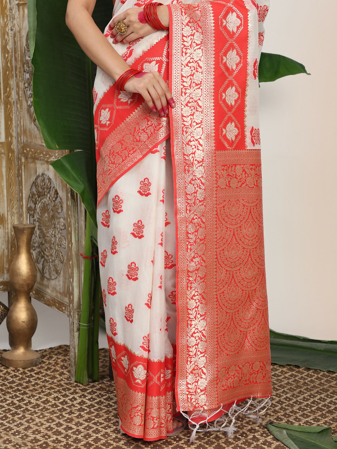 Shree Shyam Fashion Linen Cotton Red & White Saree - Distacart