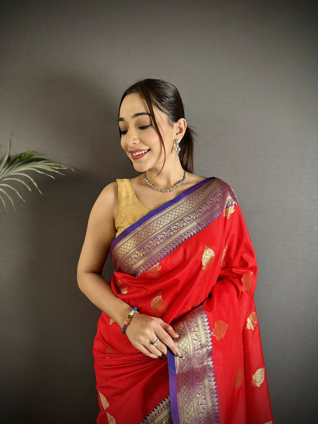 Joban Fashion Red Intricate Zari Weaving Soft Silk Banarasi Saree - Distacart