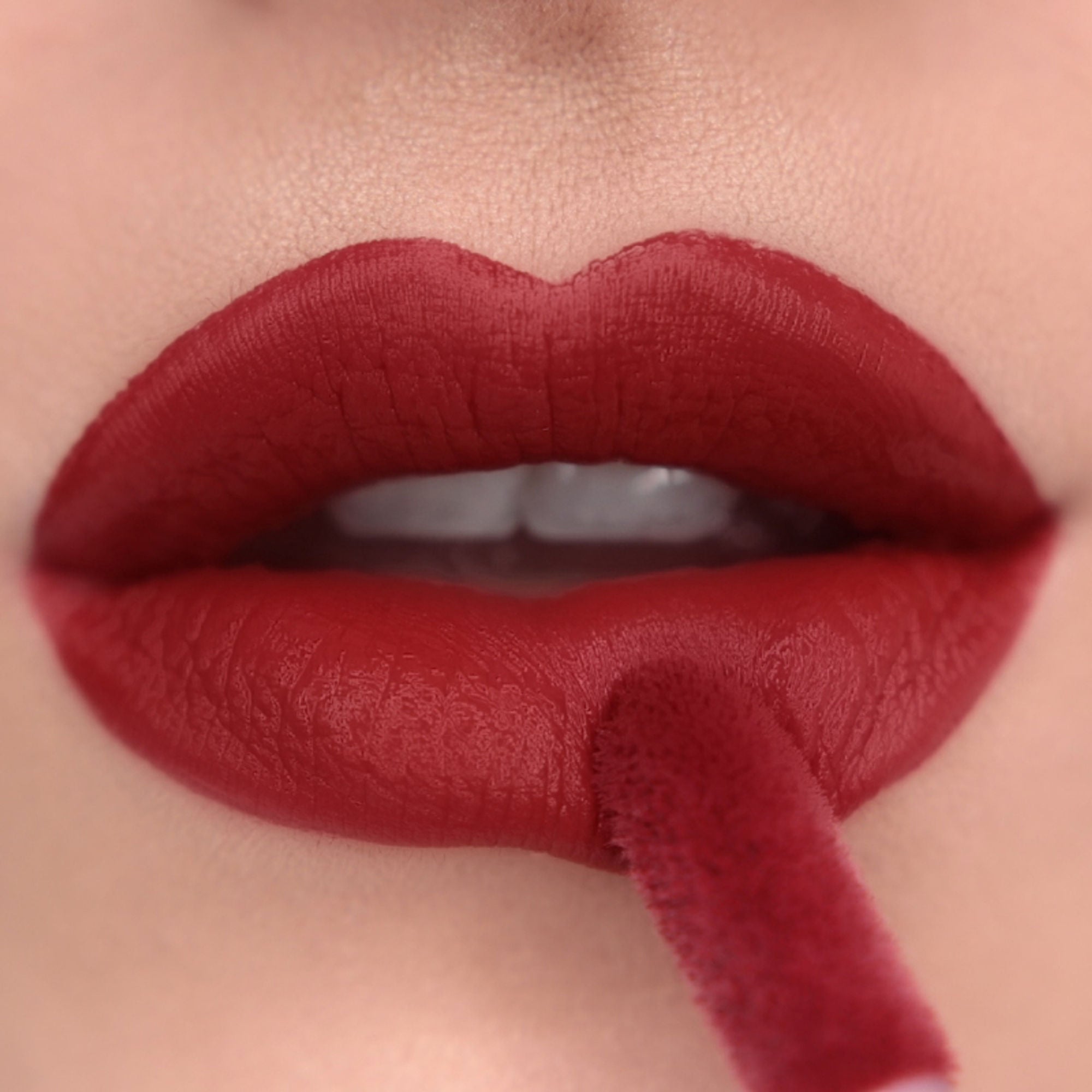 Makeup Revolution Matte Bomb - Lure Red - Distacart