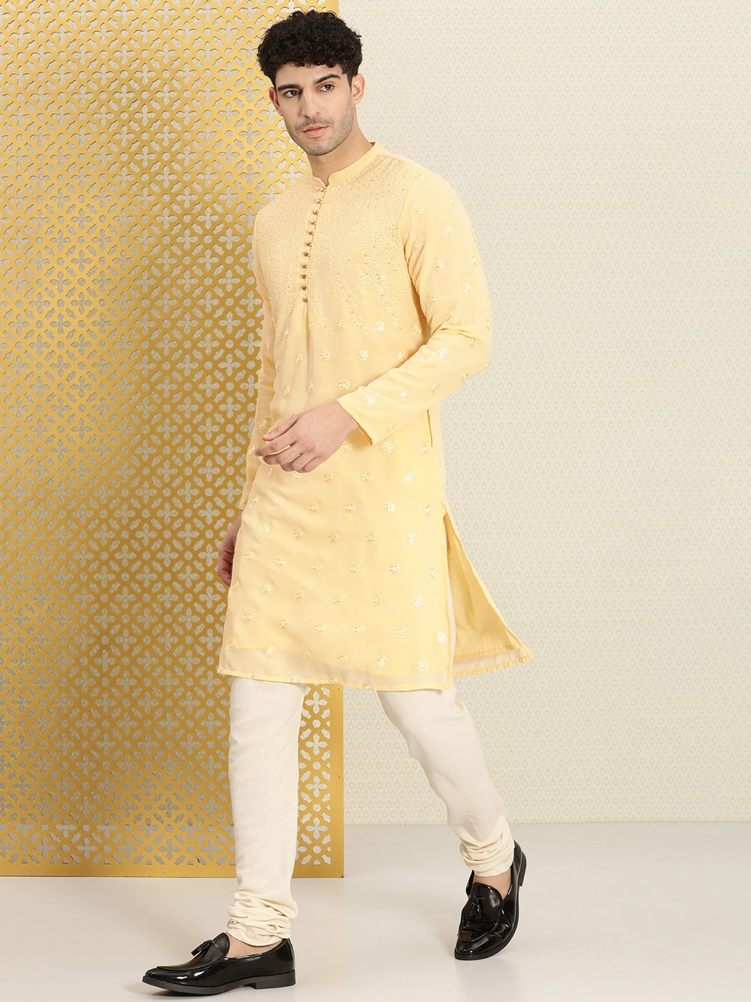House of Pataudi Men Embroidered Sequined Floral Jashn Kurta