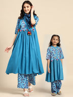 Sangria Women Bandhani Printed Kurta with Palazzos & Scarf