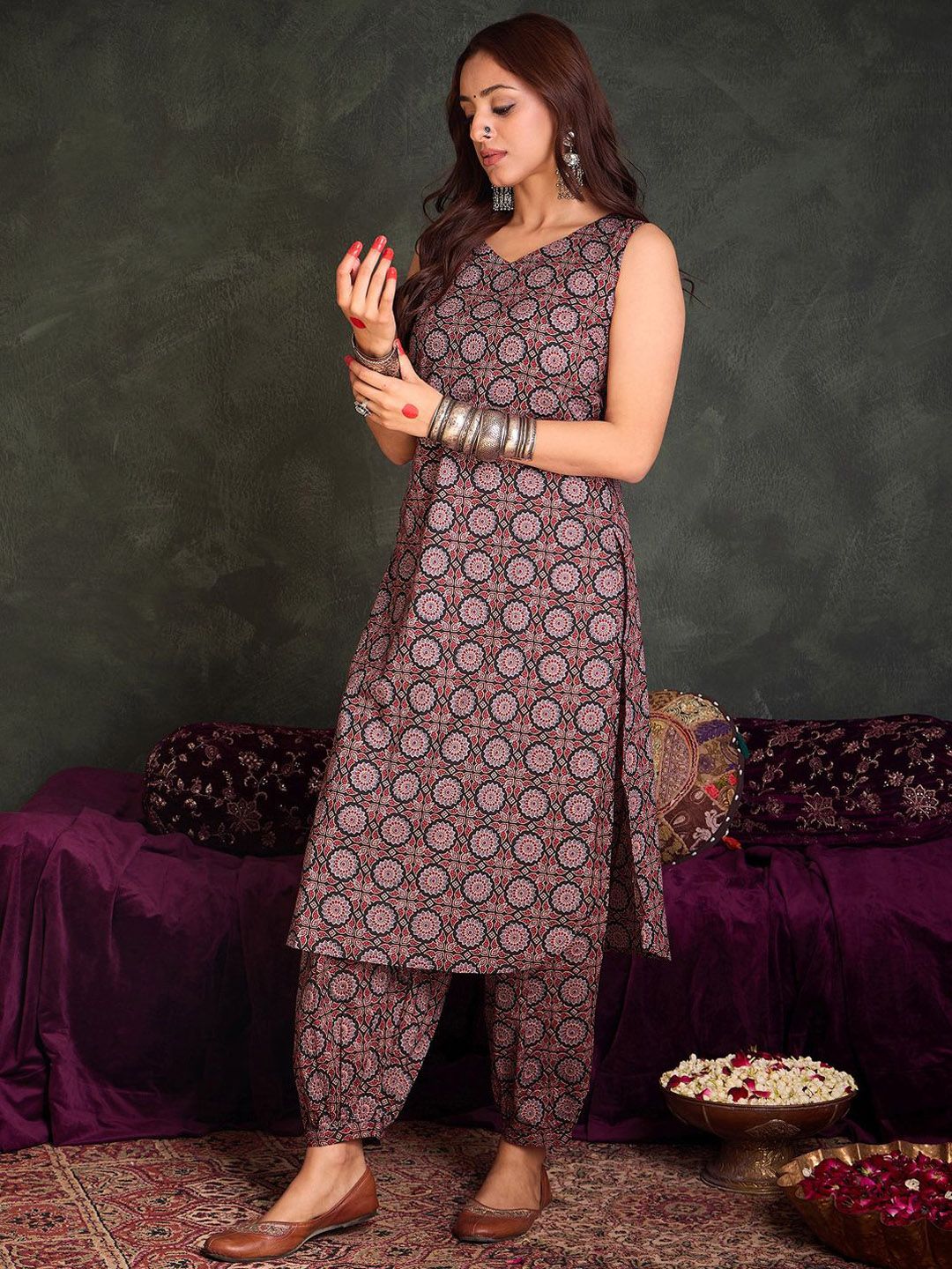 Indo Era Floral Printed V-Neck Pure Cotton Straight Kurta With Salwar - Distacart