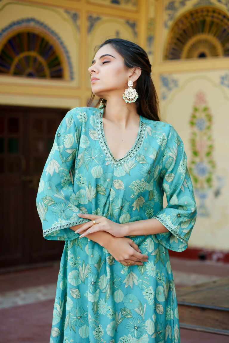 Vaasva Women Aqua Muslin Pleated Kurta & Pant Clothing Set