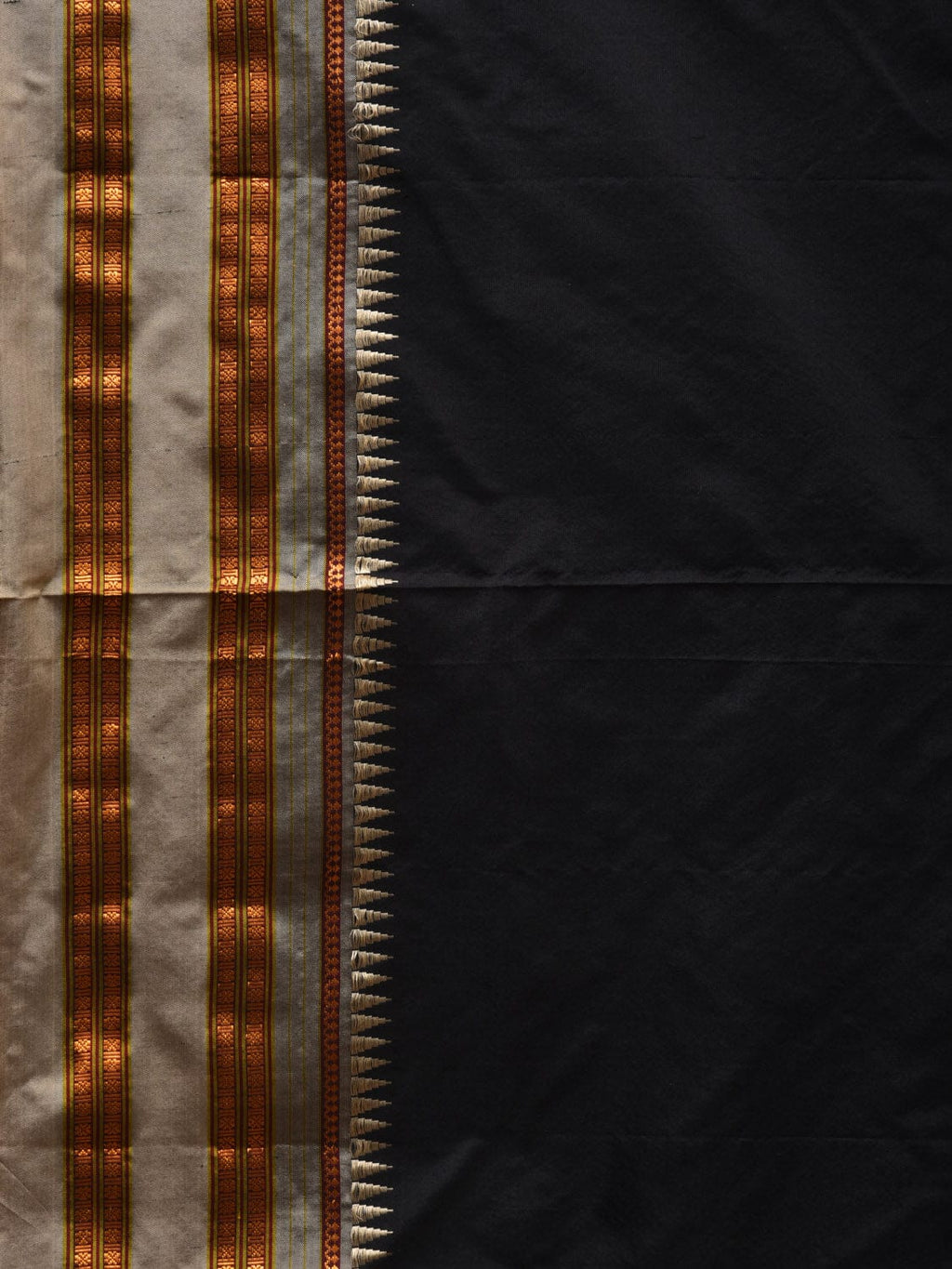 Black and Cream Narayanpet Silk Handloom Plain Saree with Traditional Border Design No Blouse - Global Threads