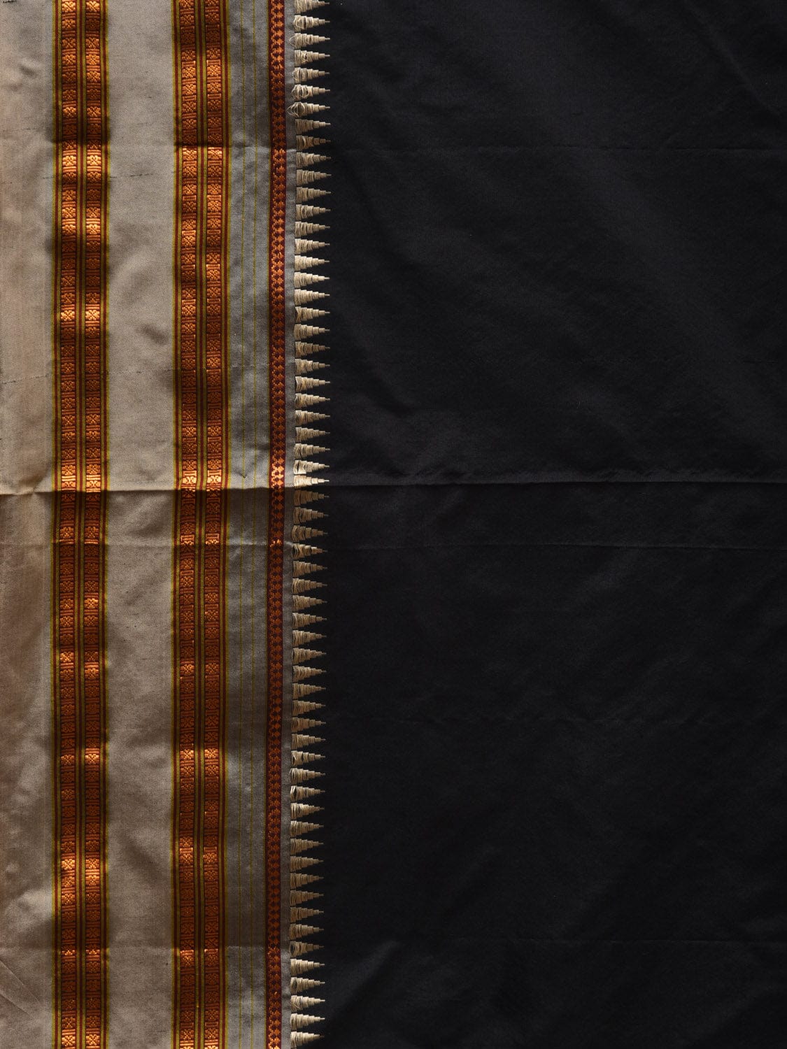Black and Cream Narayanpet Silk Handloom Plain Saree with Traditional Border Design No Blouse - Global Threads