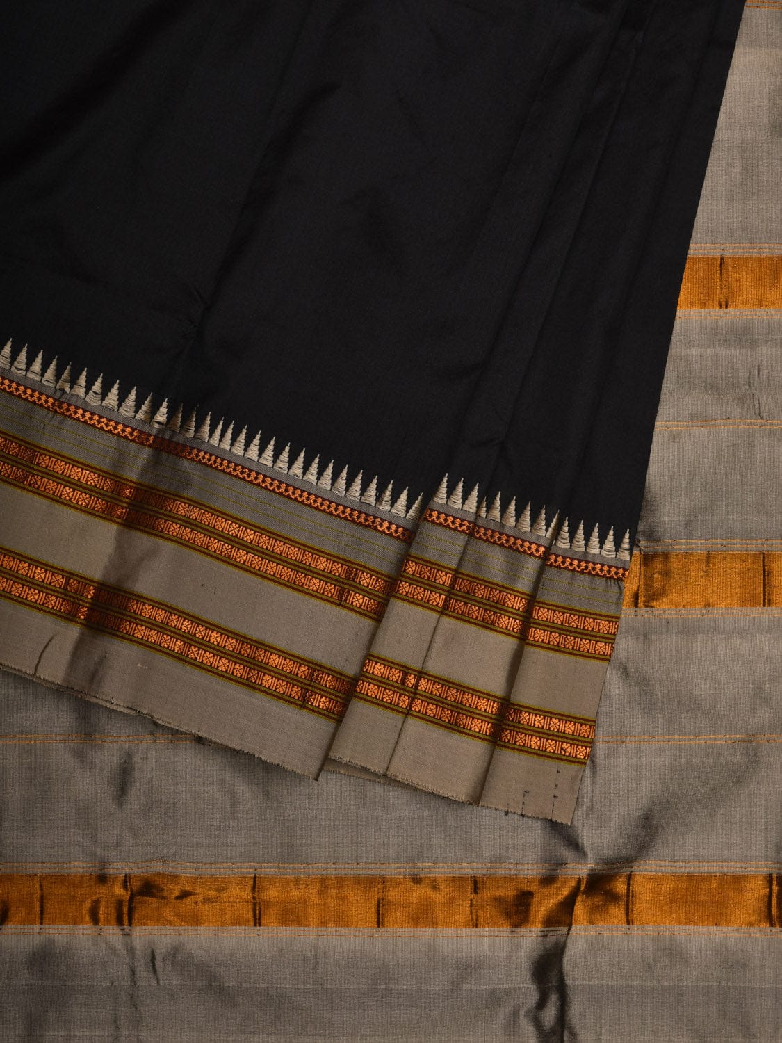 Black and Cream Narayanpet Silk Handloom Plain Saree with Traditional Border Design No Blouse - Global Threads