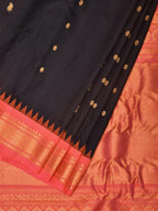 Black and Peach Gadwal Silk Handloom Saree with Mango Pallu and Border Design - Global Threads