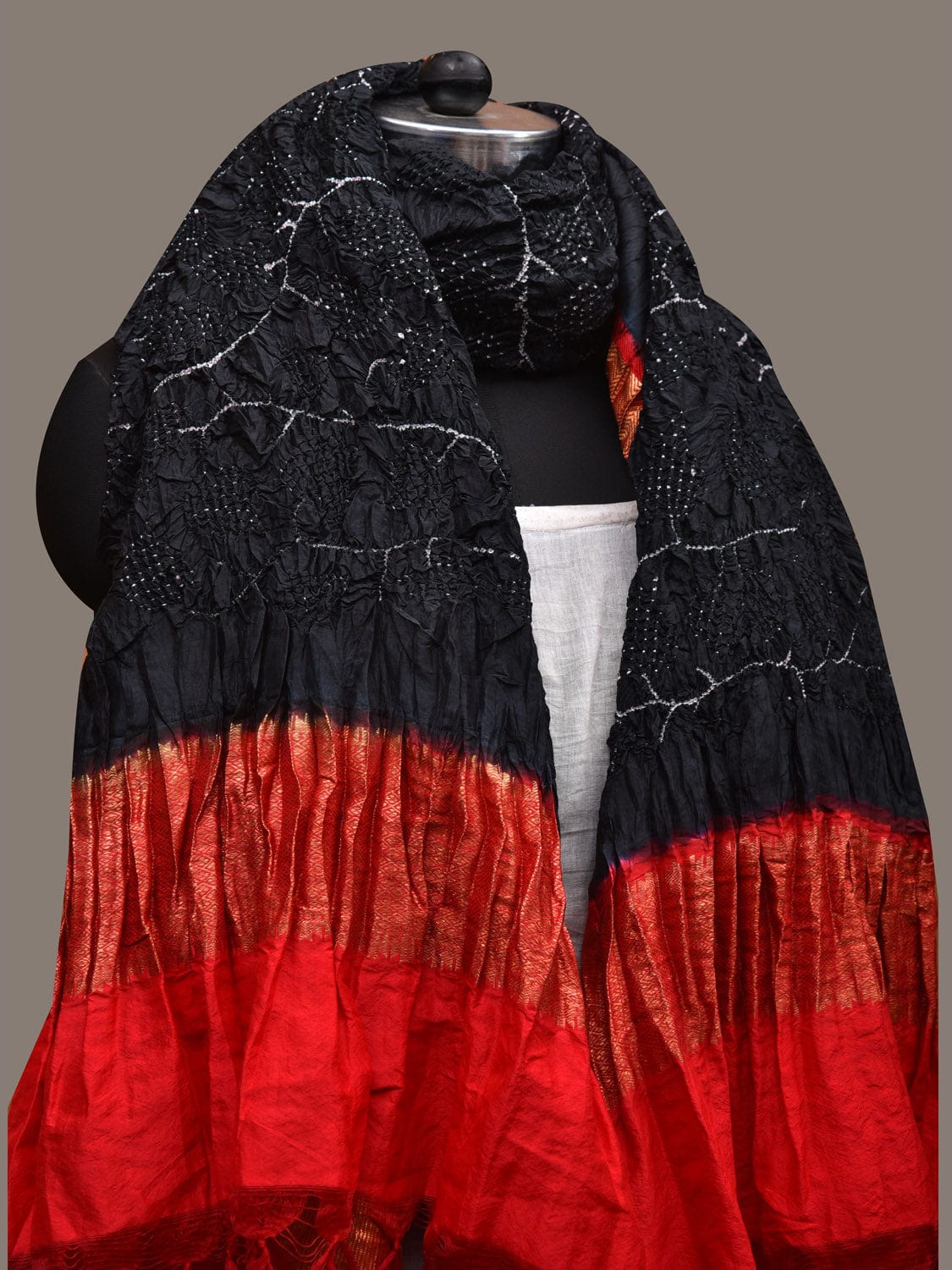 Black and Red Bandhani Kanchipuram Silk Handloom Dupatta with Leaves Design - Global Threads