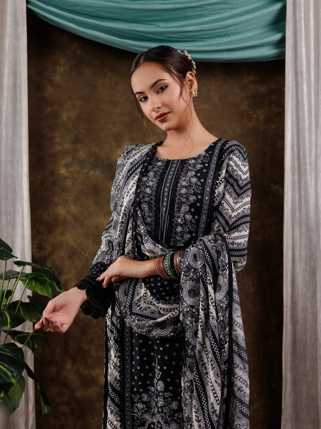 Yufta Black Hand Embroidery Silk Straight Kurta And Trouser With Dupatta Set - Distacart
