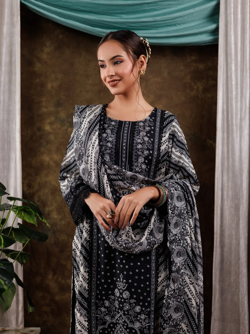 Yufta Black Hand Embroidery Silk Straight Kurta And Trouser With Dupatta Set - Distacart