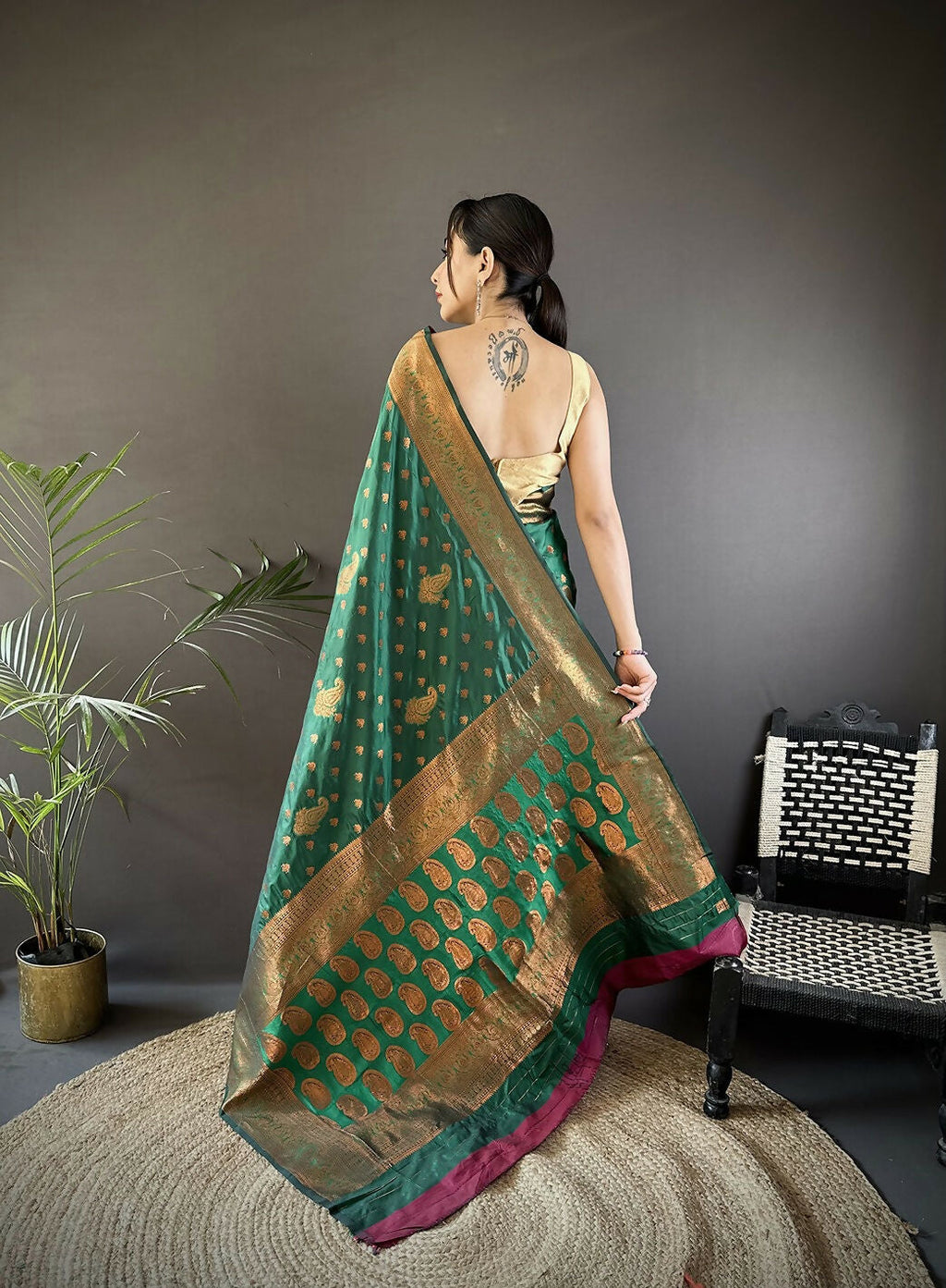 Joban Fashion Banarasi Dark Green Woven Soft Silk Saree - Distacart