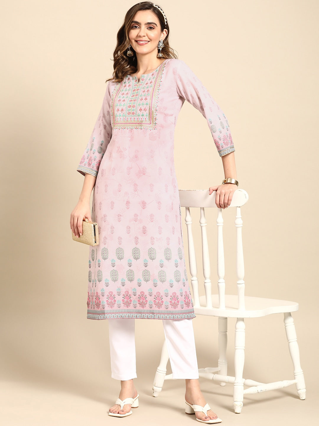 Sangria Women Pink Floral Embroidered Kurta