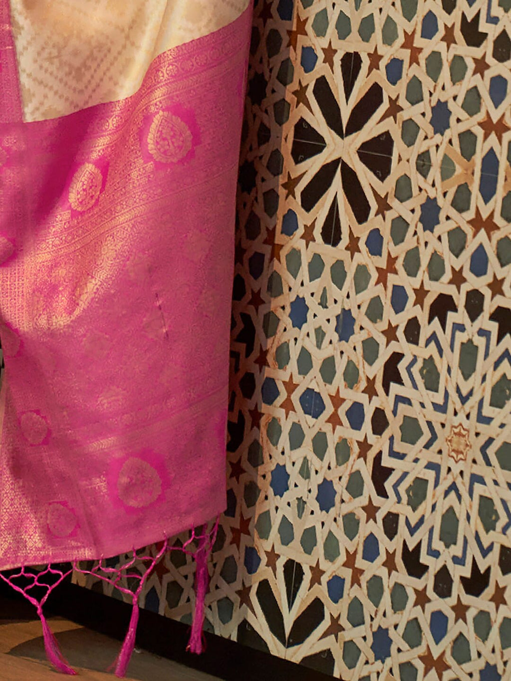 Saree Mall Ethnic Motifs Zari Woven Design Silk Blend Kanjeevaram Saree - Distacart