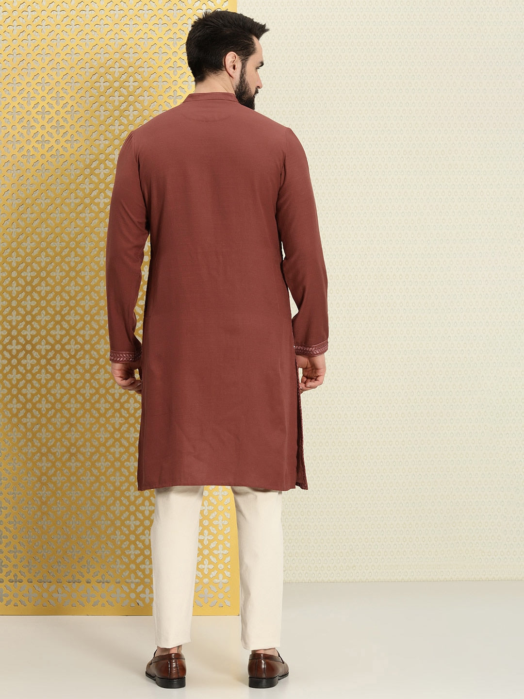 House of Pataudi Men Floral Embroidered Sequined Floral Jashn Kurta