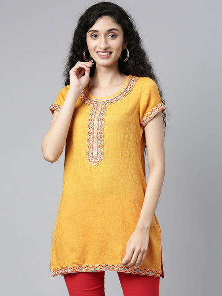 Souchii Women Yellow Embroidered Thread Work Kaftan Kurta