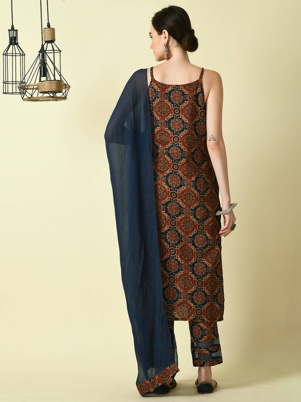 Myshka Women's Multi Straight Kurta & Trousers