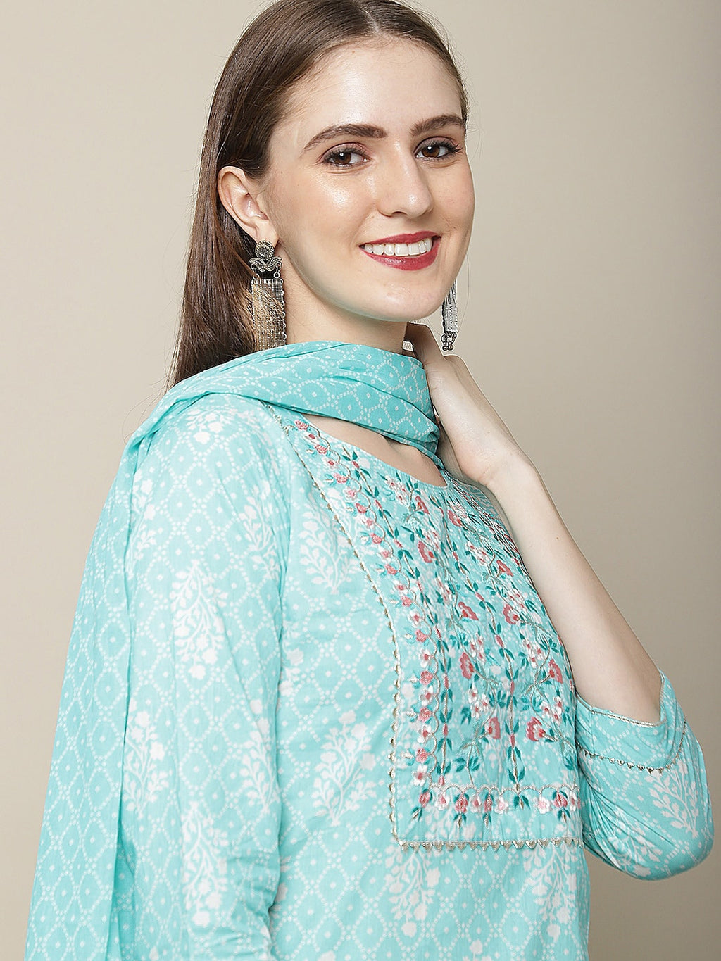 Sangria Women Blue & White Embroidery Printed Kurta Set