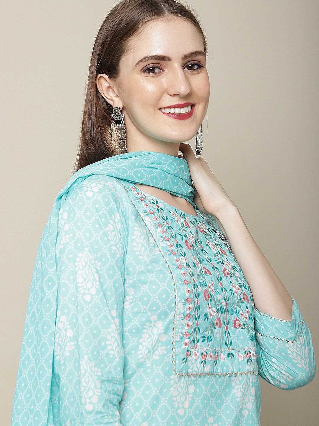 Sangria Women Blue & White Embroidery Printed Kurta Set