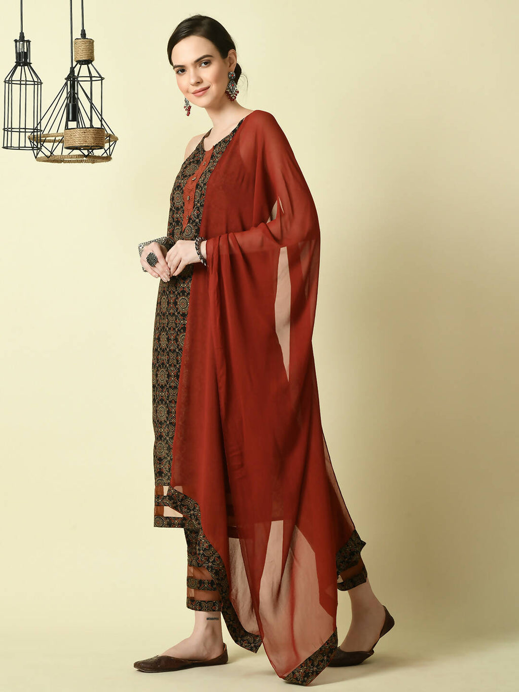 Myshka Women's Multi Straight Kurta & Trousers With Dupatta
