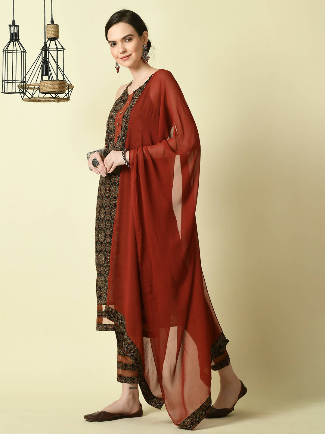 Myshka Women's Multi Straight Kurta & Trousers With Dupatta