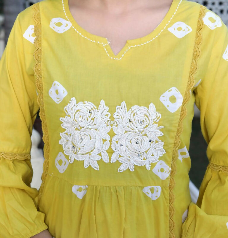 Miravan Women's Cotton Embroidered & Lace Embellished Yellow Bandhani Printed Kurta Palazzo Set