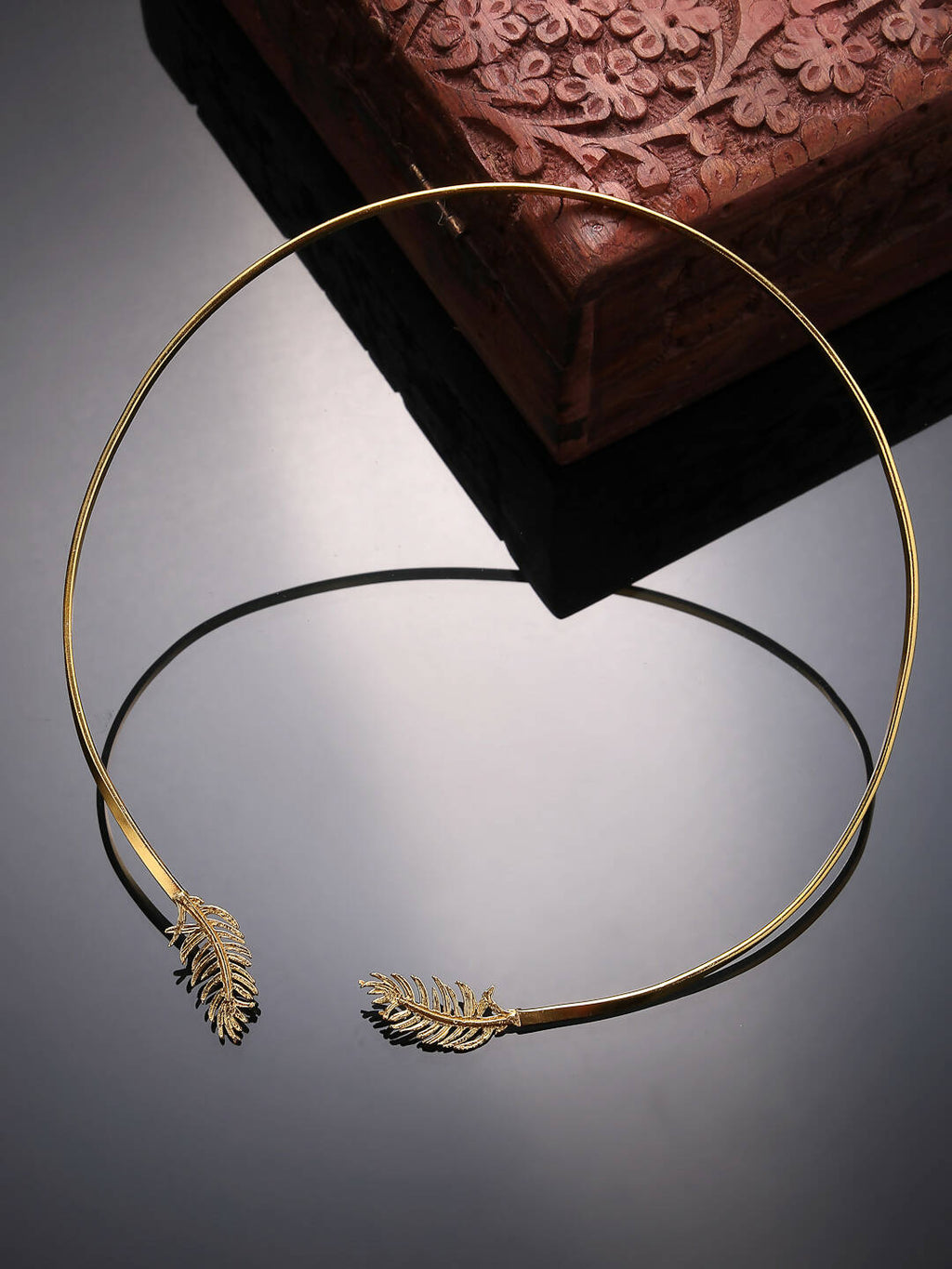 NVR Women Gold-Polished Circular Choker Necklace