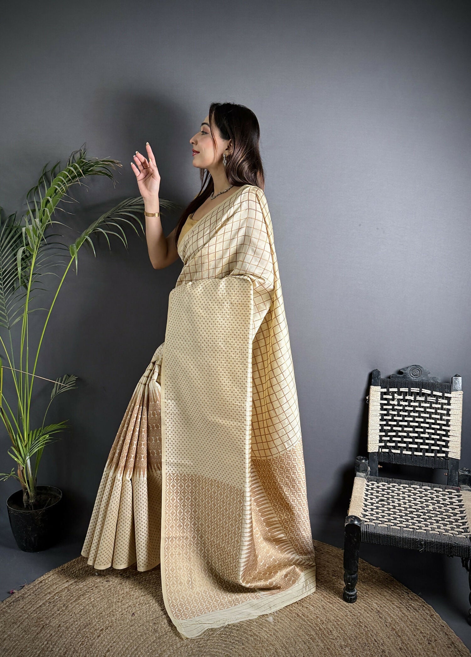 Joban Fashion Off White Banarasi Soft Lichi Silk Checks & Woven Saree - Distacart