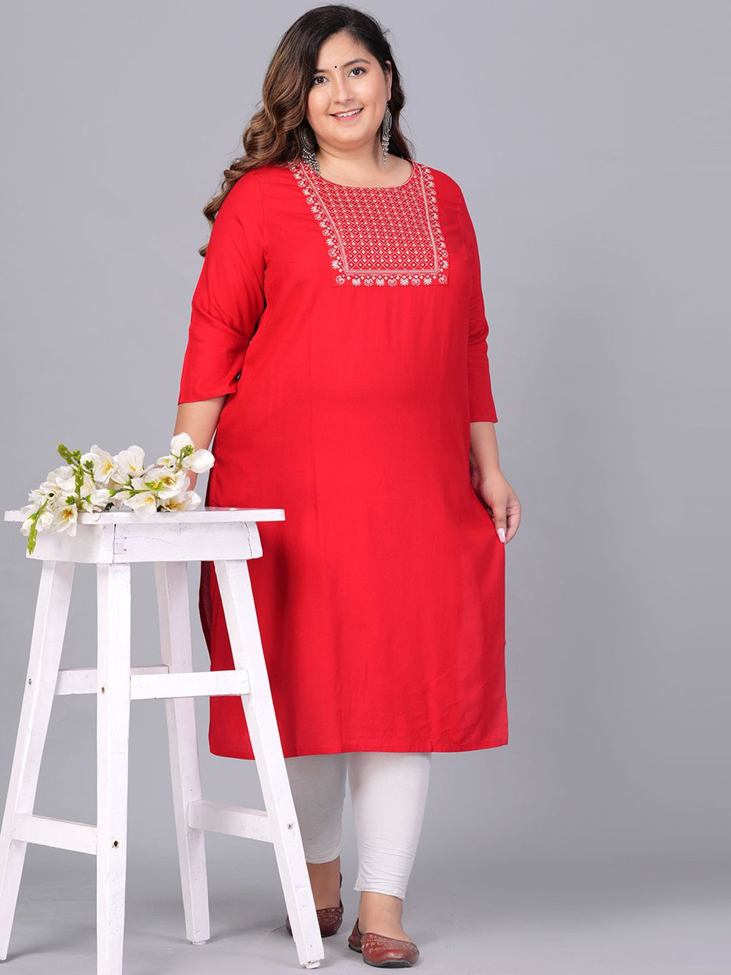 Sztori Women Yoke Design Thread Work Kurta