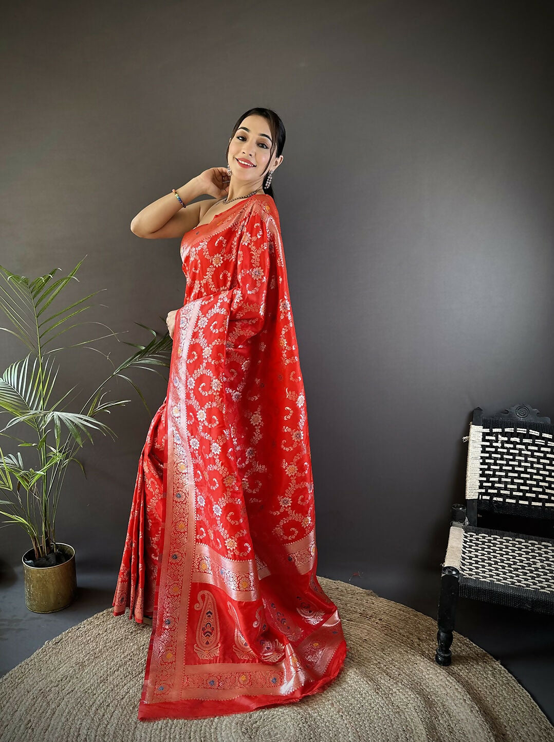Joban Fashion Red Meenakari Banarasi Silk Sarees