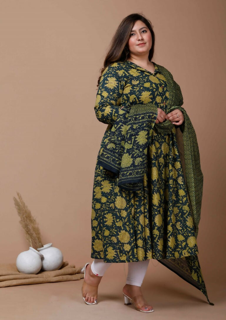 Miravan Women's Plus Size Floral Green Printed Cotton Anarkali Kurta With Dupatta