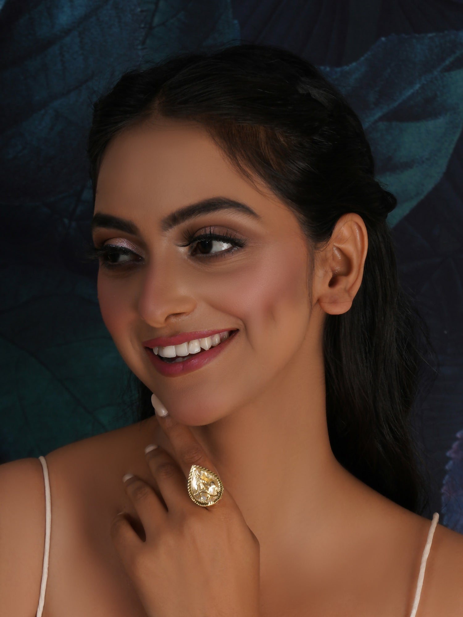 Kundan Ring (gold) - Ruby Raang
