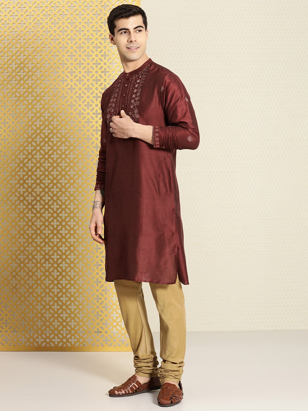 House of Pataudi Men Maroon Floral Yoke Design Jashn Kurta