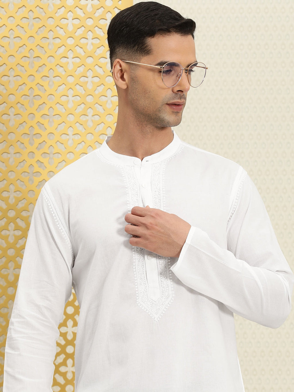 House of Pataudi Men Pure Cotton Solid Chikankari Jashn Short Kurta