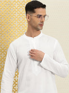 House of Pataudi Men Pure Cotton Solid Chikankari Jashn Short Kurta