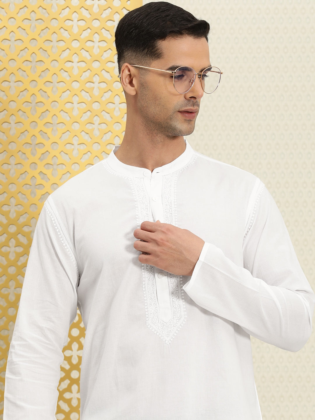 House of Pataudi Men Pure Cotton Solid Chikankari Jashn Short Kurta