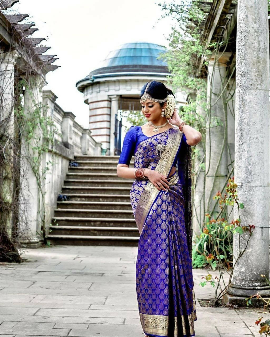 DEIANA'S Beautiful Designer Golden zari Soft Lichi Silk Saree - Blue